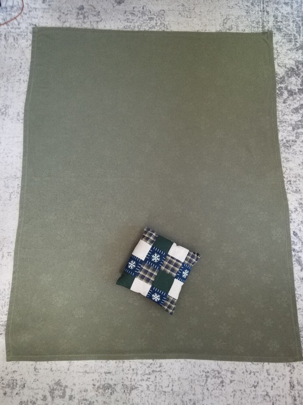 Plaid Green Patchwork Holiday Pillow & Throw Set Snowflake Fleece Quilted Winter